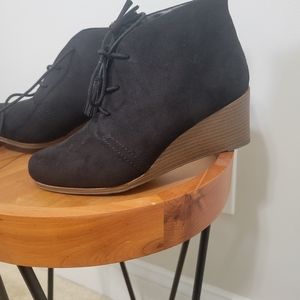 Black Dr. Scholl's wedge booties